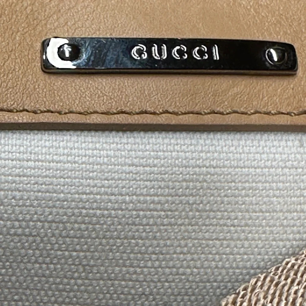 🔥🔥🔥Gucci Tan and White Mini Bag with Silver Accents EUC! + COA - Picture 2 of 12